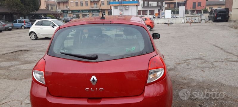 Usata Renault Clio II 75 CV (55 kW) 2011 Utilitaria