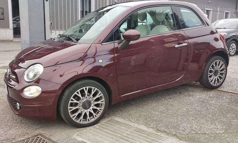 Usata Fiat 500 Lounge 69 CV (50 kW) 2019 Bordeaux metallizzato Utilitaria