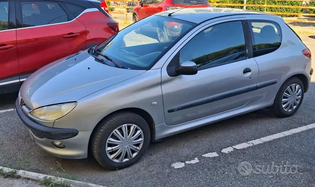 Usata Peugeot 206 60 CV (44 kW) 1999 Grigio Utilitaria
