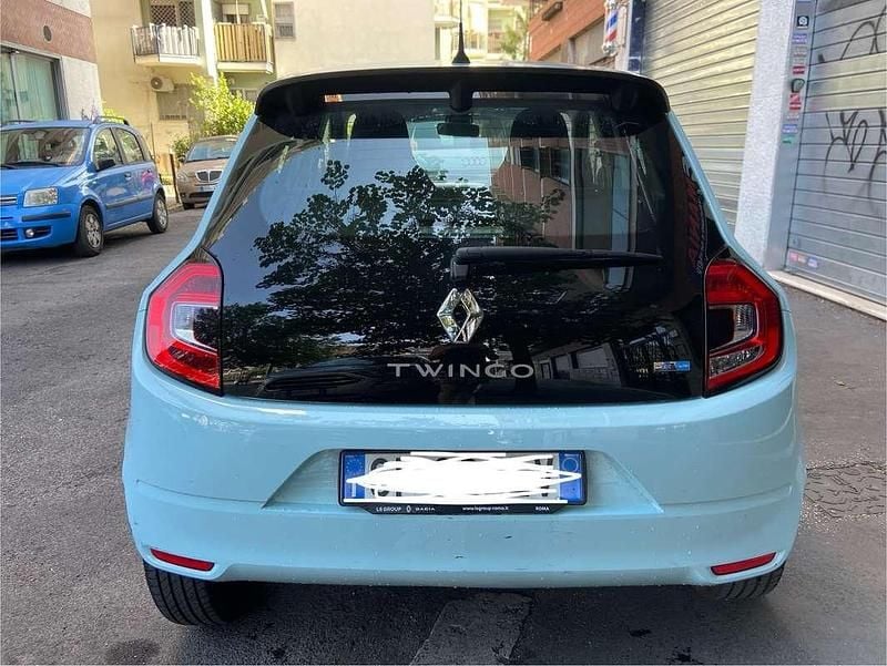 Usata Renault Twingo Life 30 kW (42 CV) 2023 Blu/azzurro Utilitaria