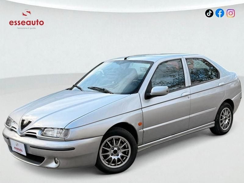Usata Alfa Romeo 146 103 CV (75 kW) 1999 Argento Utilitaria