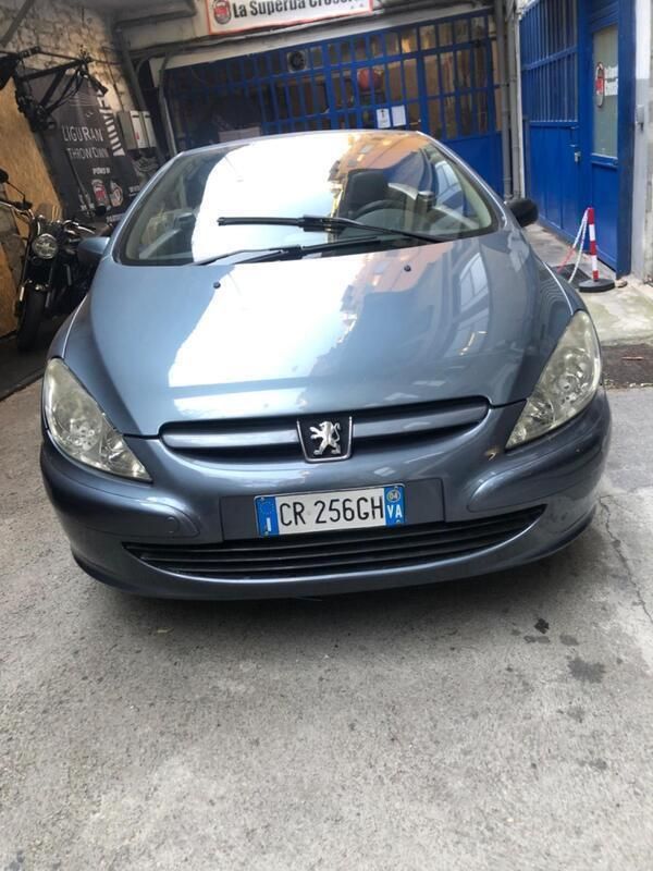 Usata Peugeot 307 CC 135 CV (99 kW) 2005 Grigio Cabrio