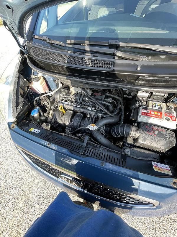 Usado Kia Venga 90 CV (66 kW) 2012 Azul Utilitario
