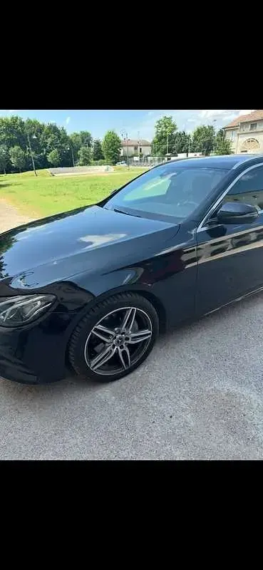 Usata Mercedes E220 AMG line 194 CV (142 kW) 2017 Nero Station wagon