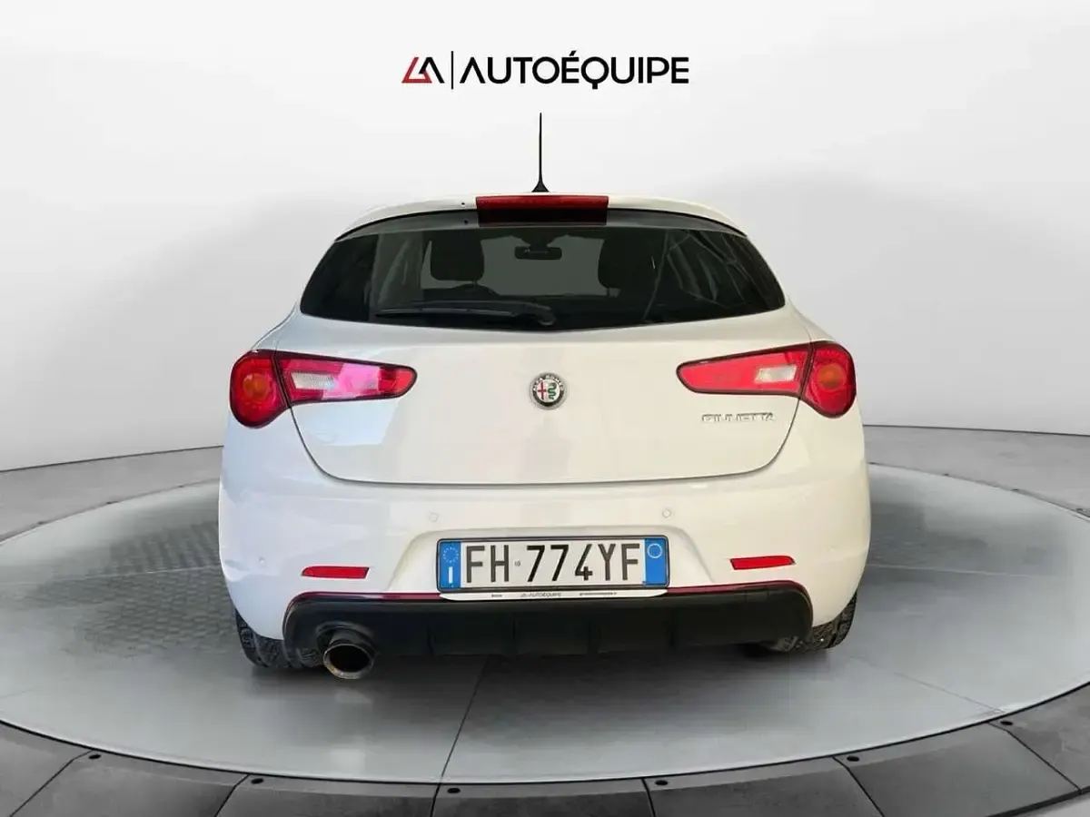 Usata Alfa Romeo Giulietta 120 CV (88 kW) 2017 Bianco Utilitaria