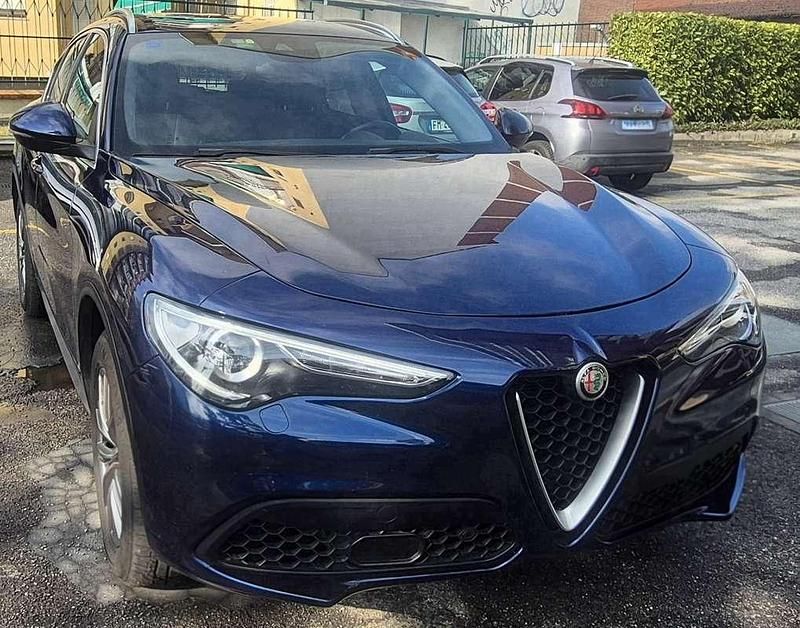 Usata Alfa Romeo Stelvio Executive 209 CV (153 kW) 2019 Blu/azzurro SUV