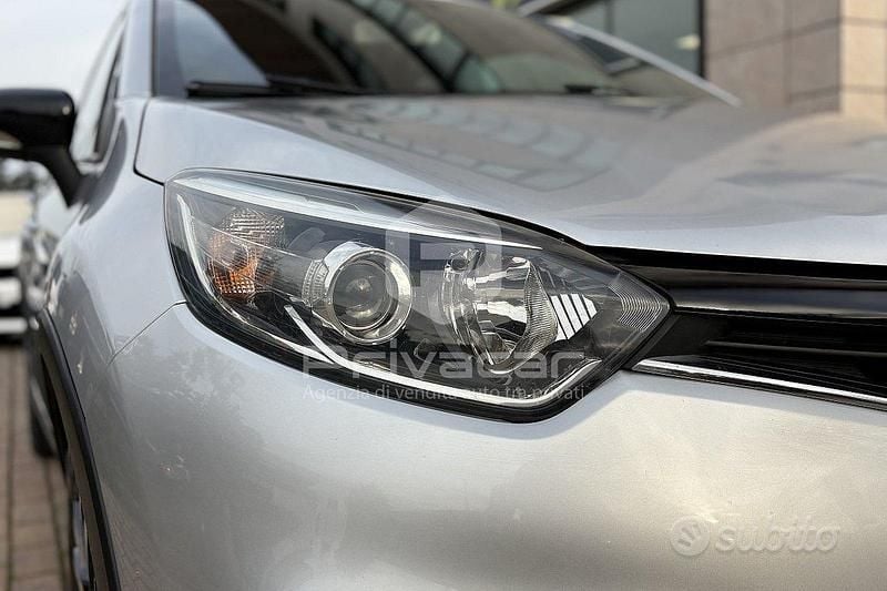 Usata Renault Captur Intens 90 CV (66 kW) 2015 Grigio SUV