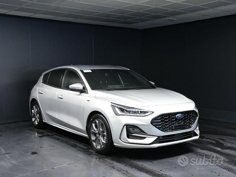 Usata Ford Focus ST-Line 155 CV (114 kW) 2025 Grigio Berlina