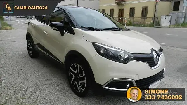 Usata Renault Captur Zen 90 CV (66 kW) 2015 Vari colori SUV
