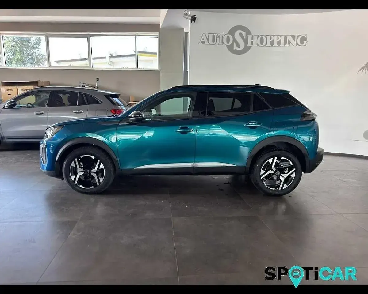 Usata Peugeot 2008 Allure 101 CV (74 kW) 2025 Blu/azzurro SUV