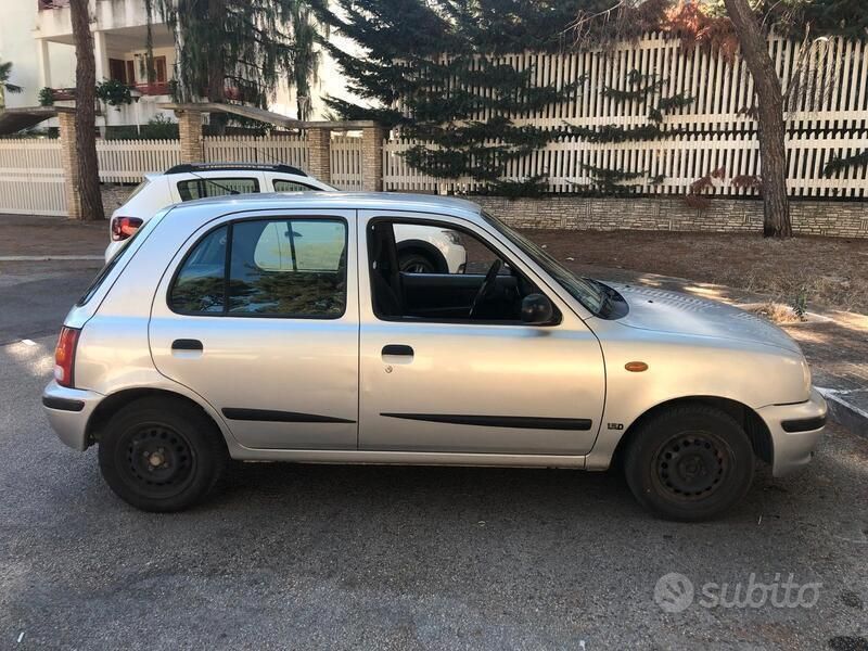 Usata Nissan Micra 57 CV (41 kW) 1998 Grigio Utilitaria