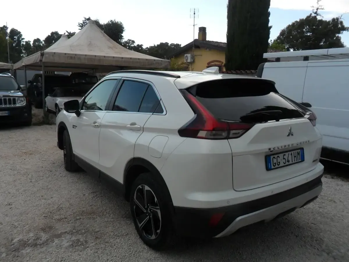 Usata Mitsubishi Eclipse Cross Instyle 97 CV (71 kW) 2022 Bianco SUV