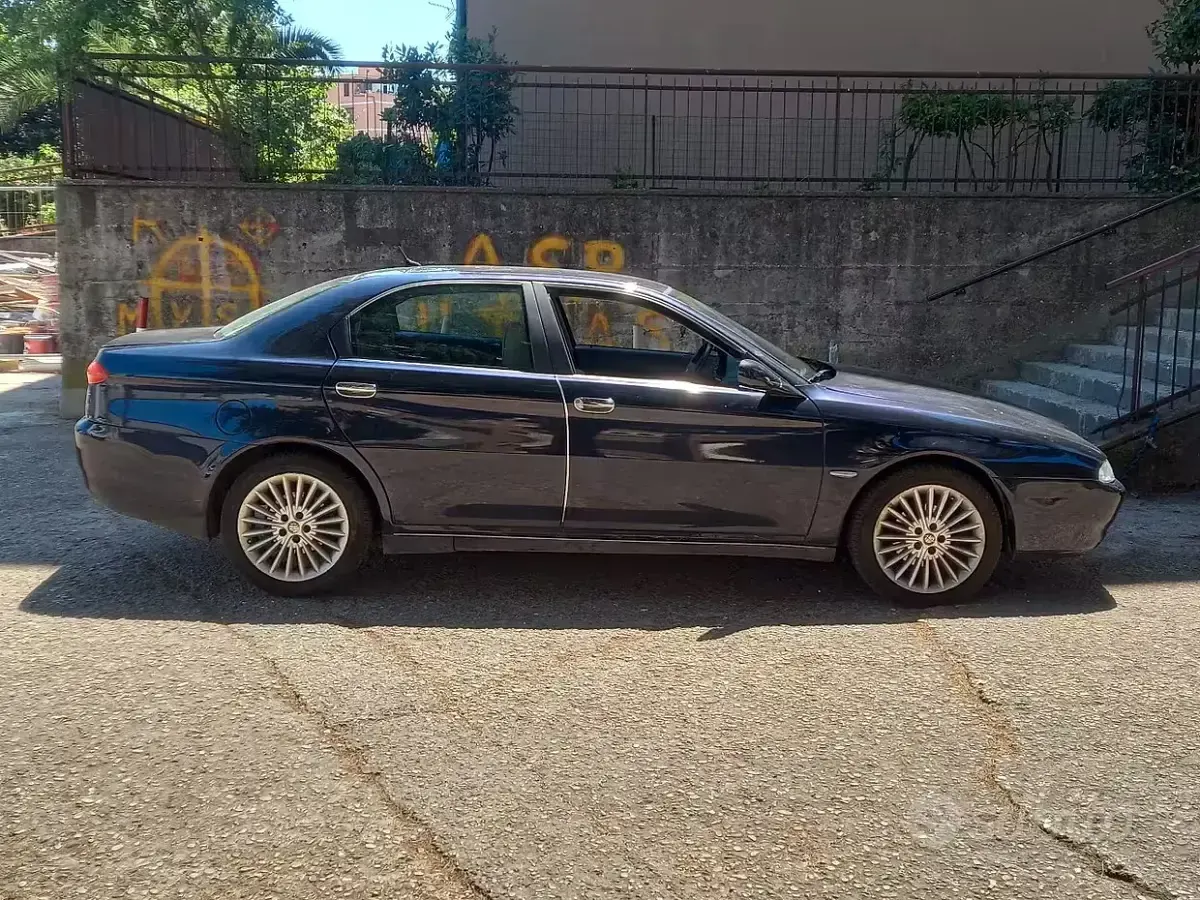 Usata Alfa Romeo 166 155 CV (114 kW) 1999 Bluazzurro Berlina