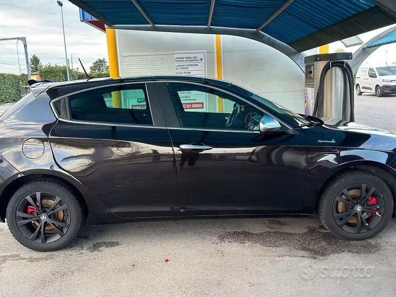 Usata Alfa Romeo Giulietta 170 CV (125 kW) 2011 Nero Utilitaria