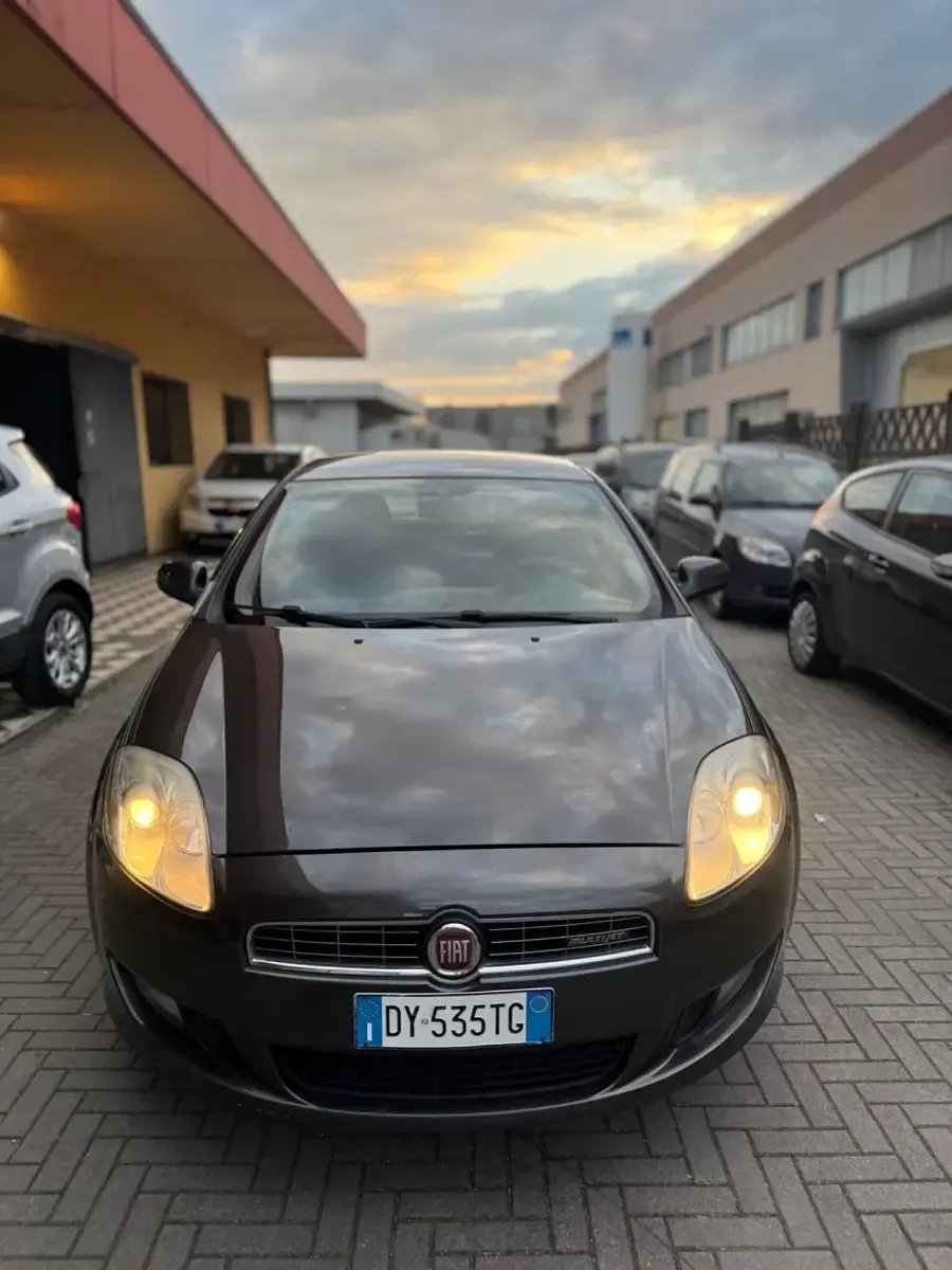 Usata Fiat Bravo Dynamic 89 CV (65 kW) 2009 Marrone Utilitaria