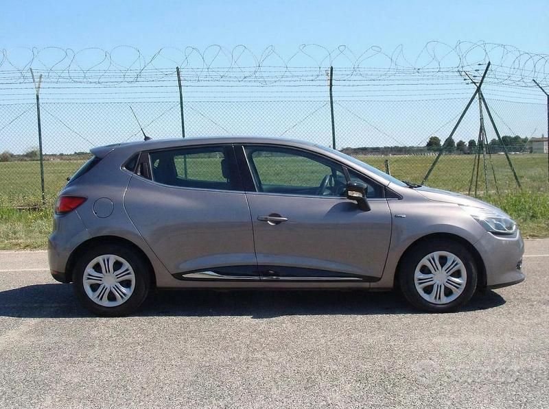 Usata Renault Clio IV GT-Line 90 CV (66 kW) 2016 Grigio Berlina