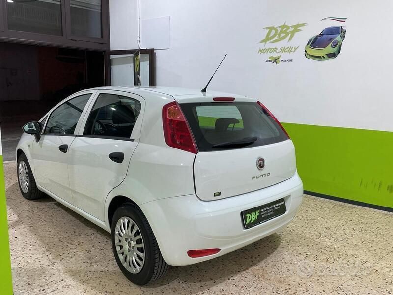 Usata Fiat Punto Street 95 CV (69 kW) 2017 Bianco Utilitaria