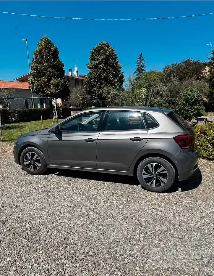 Usata VW Polo Comfortline 110 CV (80 kW) 2021 Grigio Utilitaria