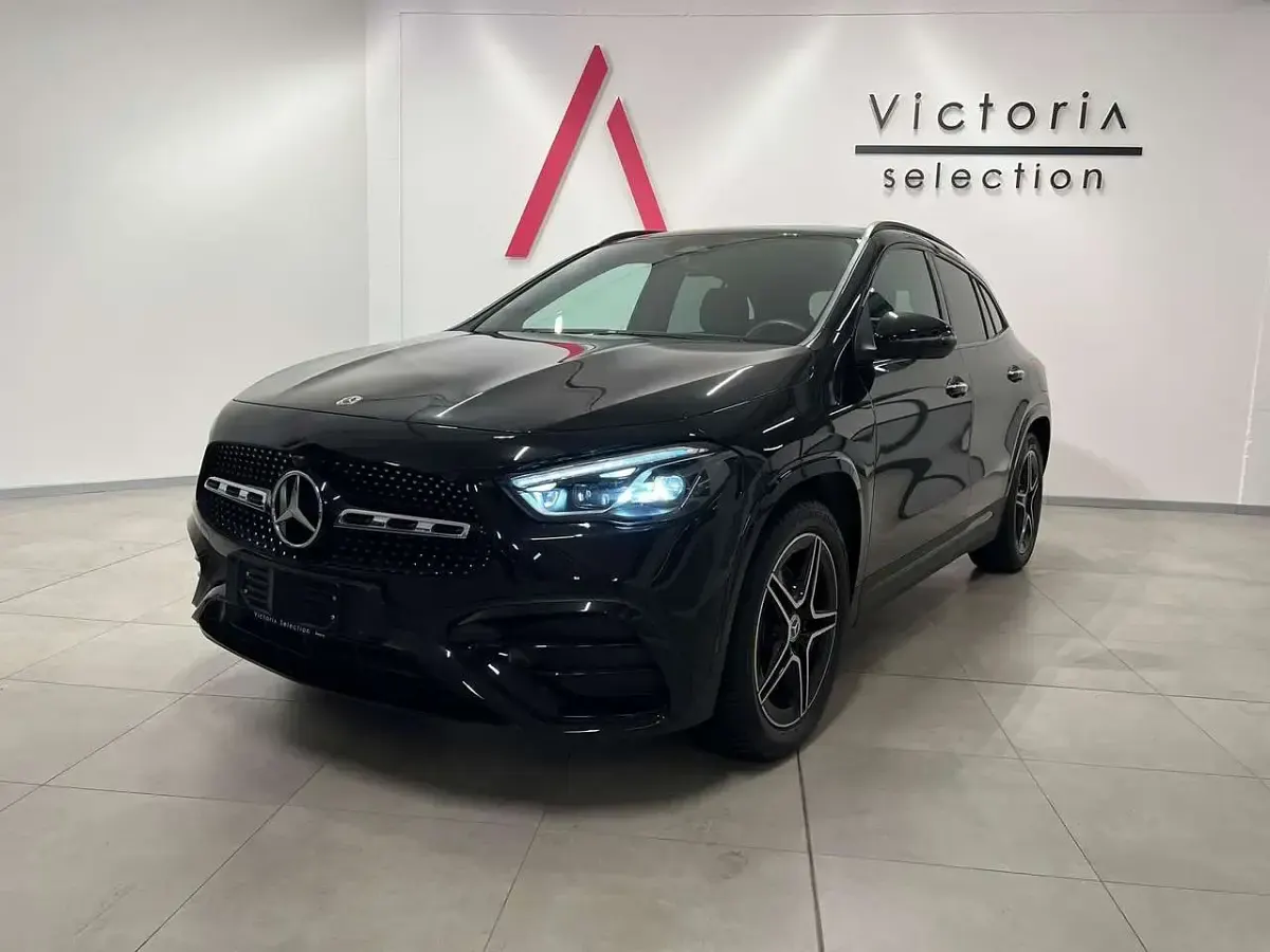 Usata Mercedes GLA200 AMG Line Premium 150 CV (110 kW) 2025 Nero SUV