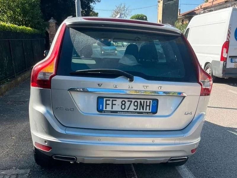Grigio Usata 2016 Volvo XC60 R-Design SUV | 18.000 € (Buon prezzo) - Immagine 1/3