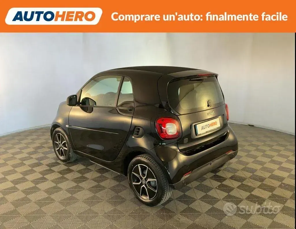 Usata Smart ForTwo Coupé 41 kW (56 CV) 2020 Nero Utilitaria