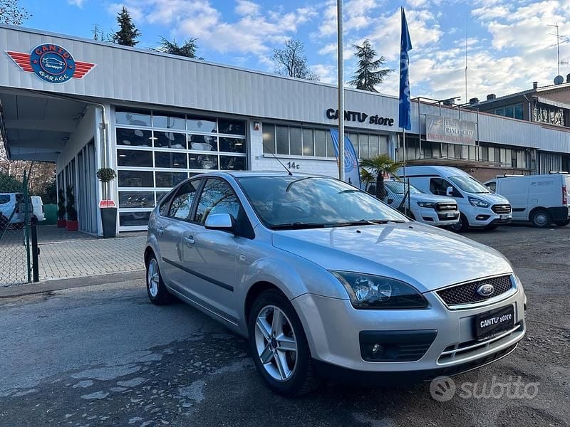 Grigio Usata 2006 Ford Focus Berlina | 3000 € (Ottimo prezzo) - Immagine 1/4