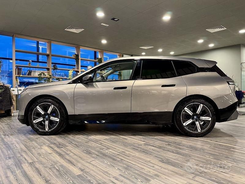 Usata BMW iX 239 kW (326 CV) 2023 Bronzo SUV