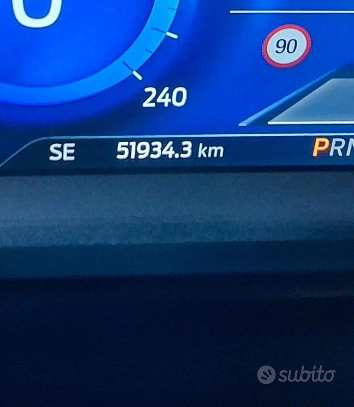 Usata Ford Kuga 120 CV (88 kW) 2022 Grigio SUV