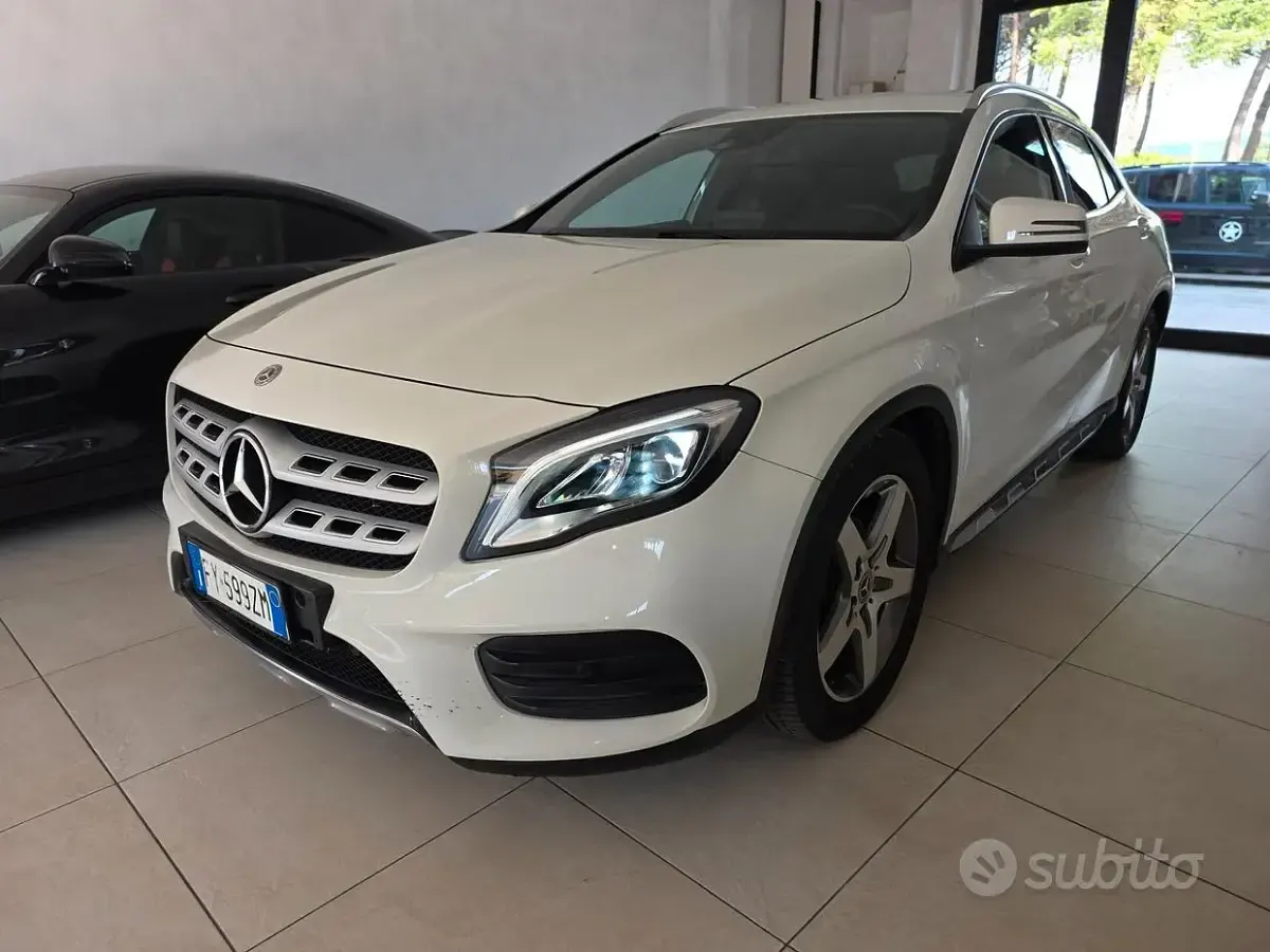 Usata Mercedes GLA200 Premium 136 CV (100 kW) 2017 Bianco SUV
