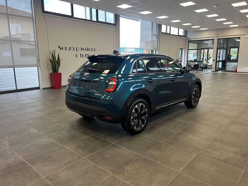 Nuova Fiat 600 La Prima 101 CV (74 kW) 2025 Blu SUV