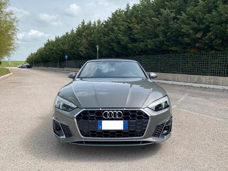 Usata Audi A5 Cabriolet S-Line 204 CV (150 kW) 2023 Grigio Cabrio