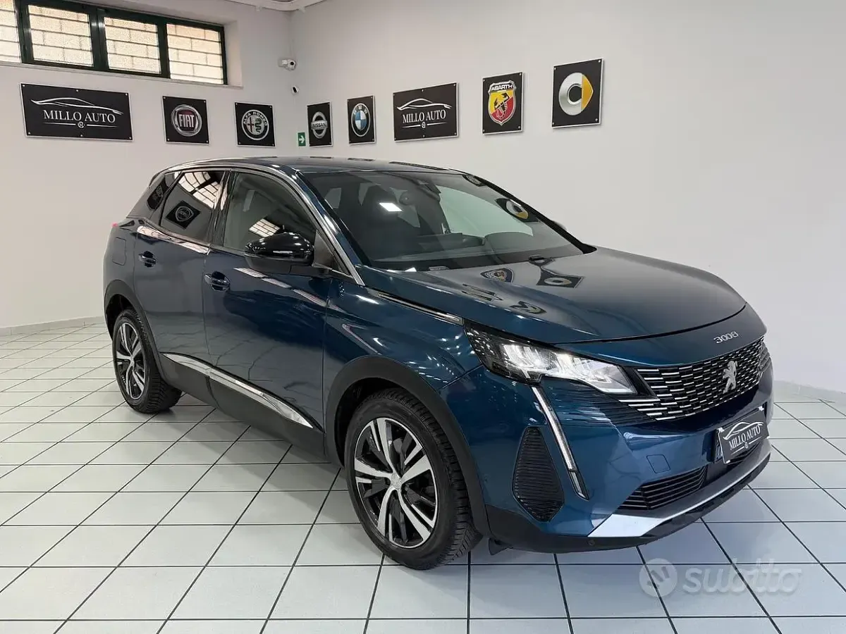 Usata Peugeot 3008 Allure 131 CV (96 kW) 2023 Bluazzurro SUV