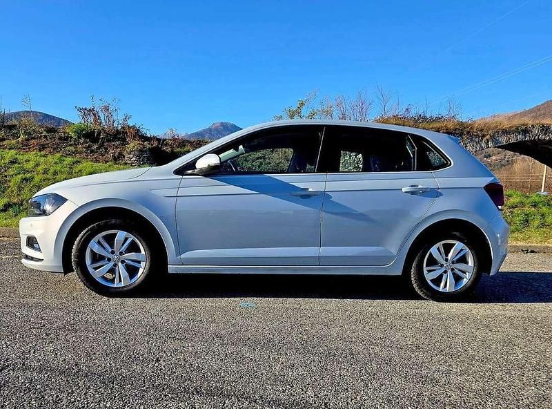 Bianco Usata 2019 VW Polo Comfortline Tre volumi | 12.500 € (Buon prezzo) - Immagine 1/4