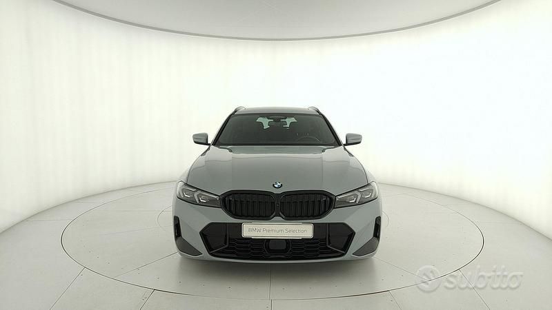 Usata BMW 320e M Sport 190 CV (139 kW) 2025 Grigio Station wagon