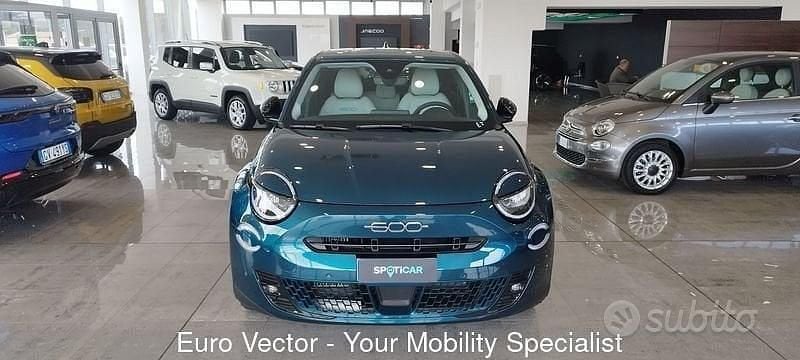 Usata Fiat 600 La Prima 101 CV (74 kW) 2024 Verde SUV