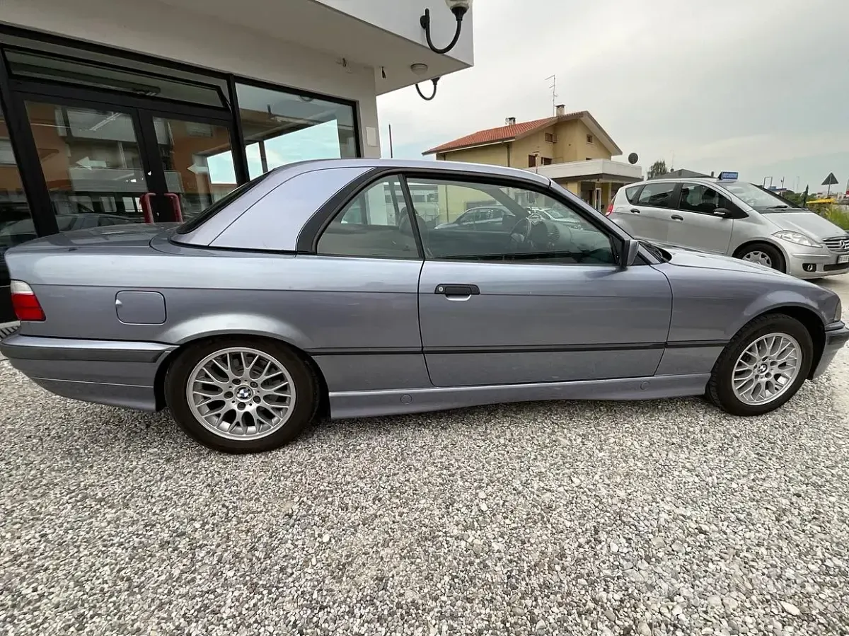 Usata BMW 325 Cabriolet 192 CV (141 kW) 1994 Bluazzurro Cabrio