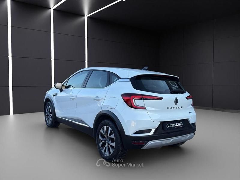 Usata Renault Captur Intens 160 CV (117 kW) 2021 Bianco SUV