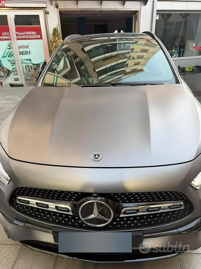 Usata Mercedes GLA200 150 CV (110 kW) 2021 Grigio SUV