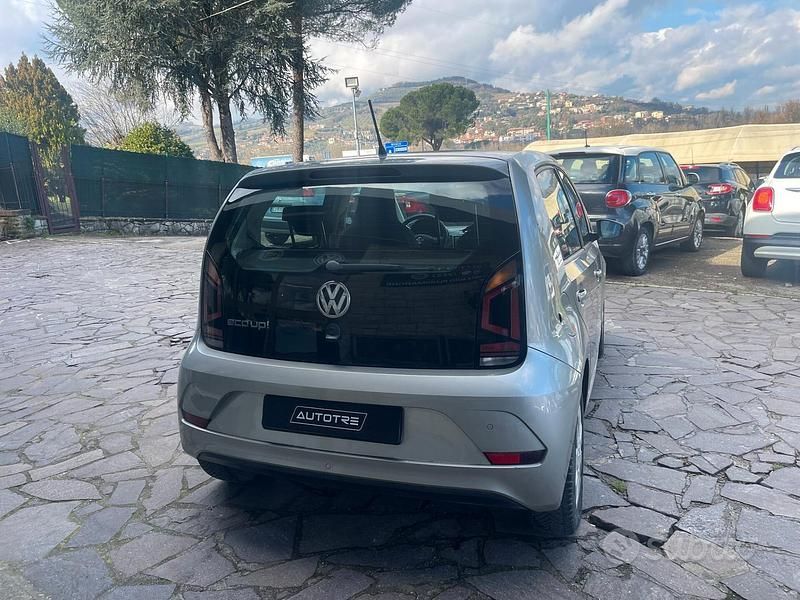 Usata VW up! Move 68 CV (50 kW) 2018 Grigio Utilitaria