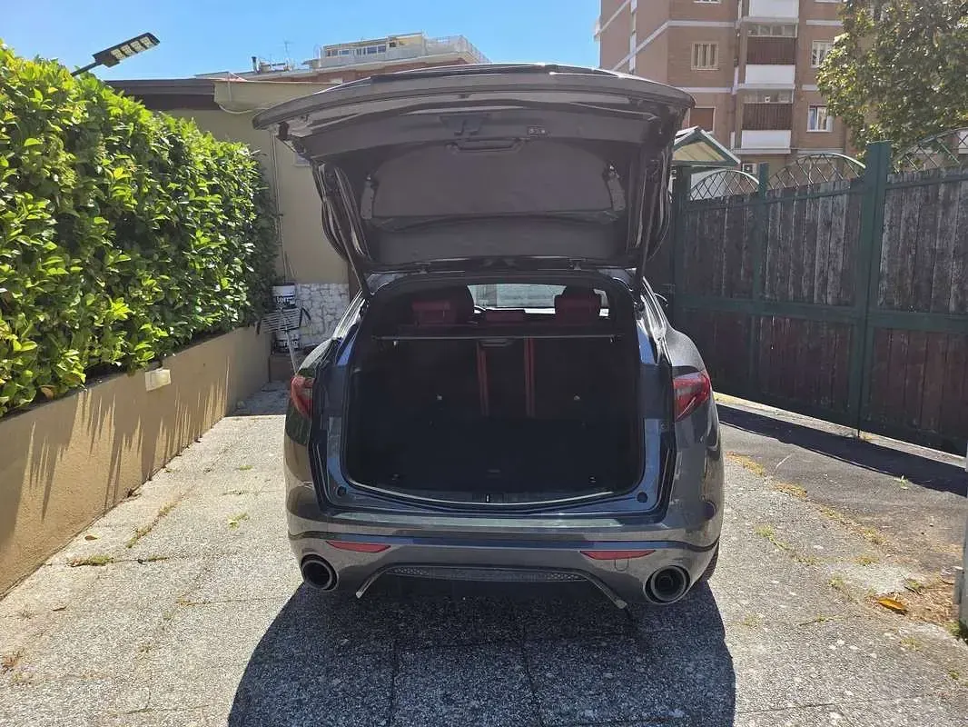 Usata Alfa Romeo Stelvio Ti 209 CV (153 kW) 2022 Grigio SUV
