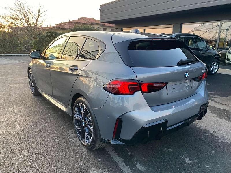 Usata BMW 118 Comfort Edition 150 CV (110 kW) 2025 Grigio Utilitaria