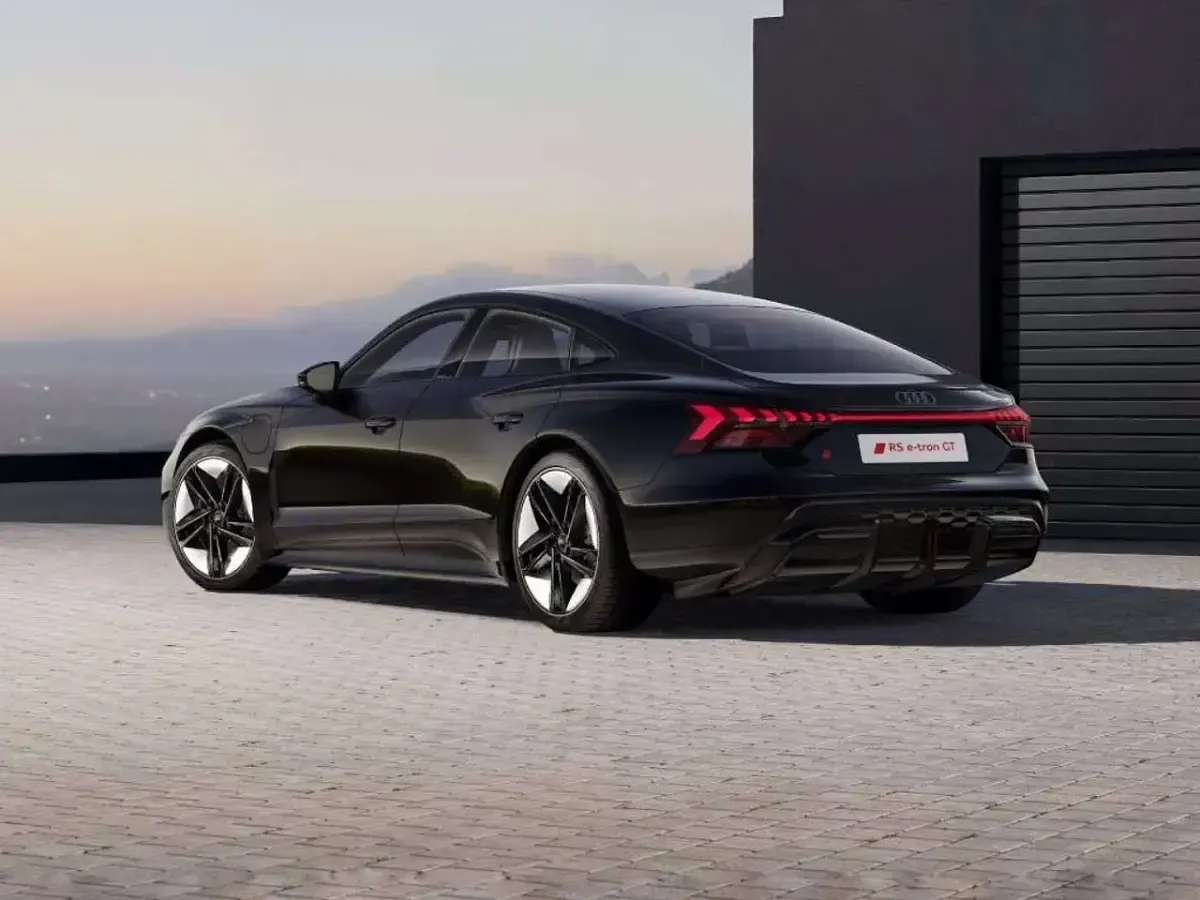 Nuova Audi e-tron GT quattro 163 kW (222 CV) 2026 Nero mito metallizzato Berlina