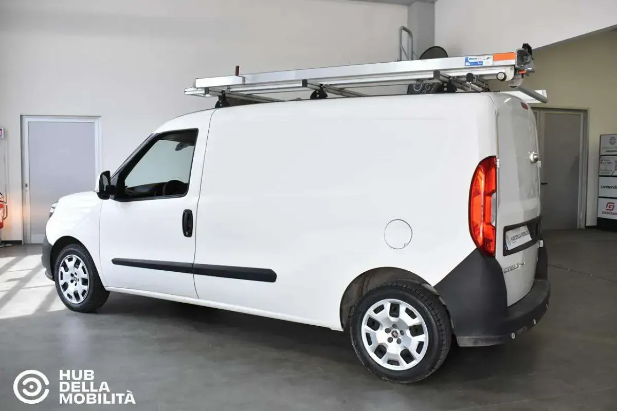 Usata Fiat Doblò 120 CV (88 kW) 2019 Bianco Monovolume