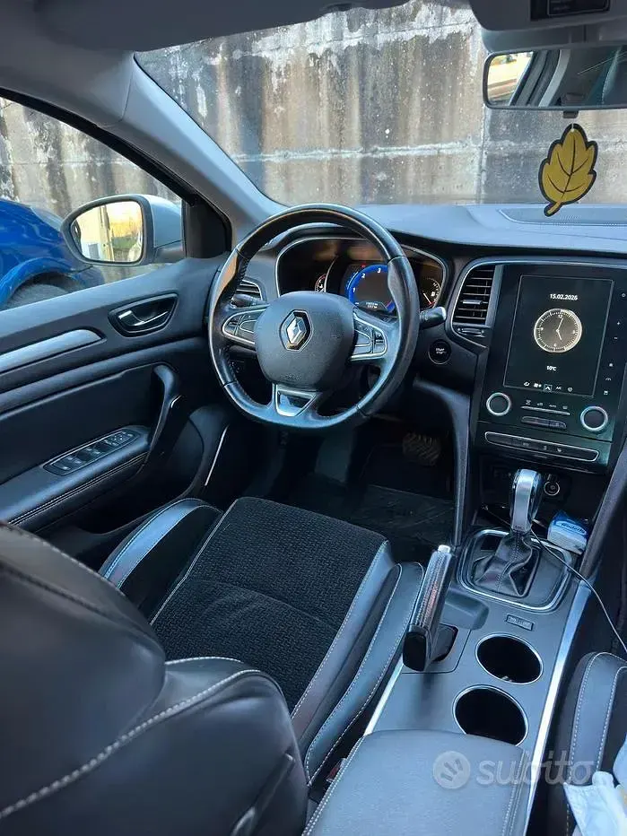 Usata Renault Mégane IV Intens 110 CV (80 kW) 2017 Grigio Berlina
