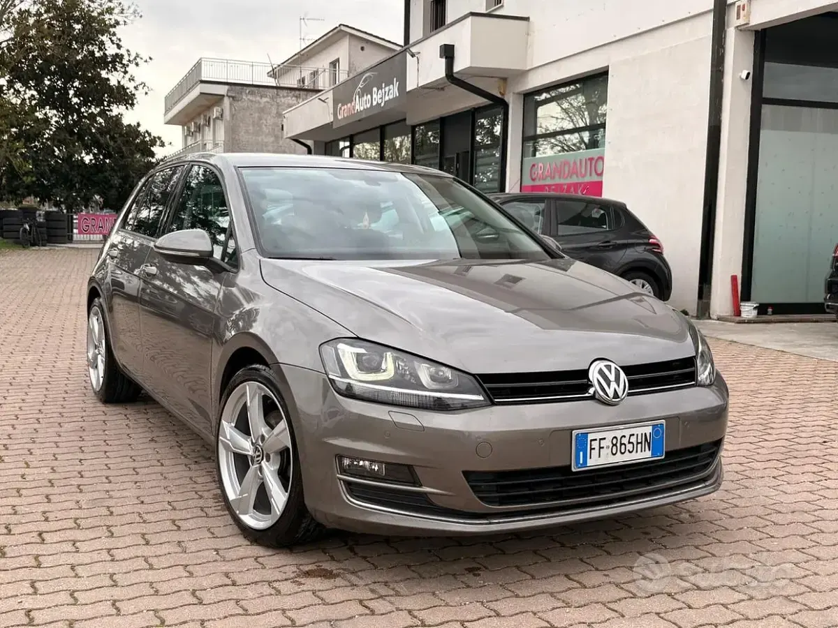 Używany VW Golf VII Executive 110 KM (80 kW) 2017 Szary Sedan/Limuzyna