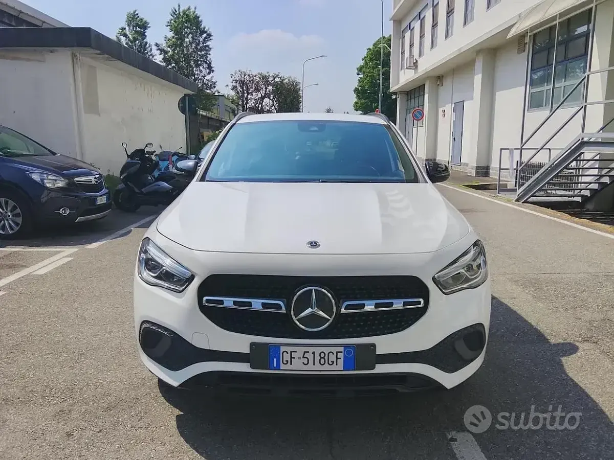 Usata Mercedes GLA200 150 CV (110 kW) 2021 Bianco SUV
