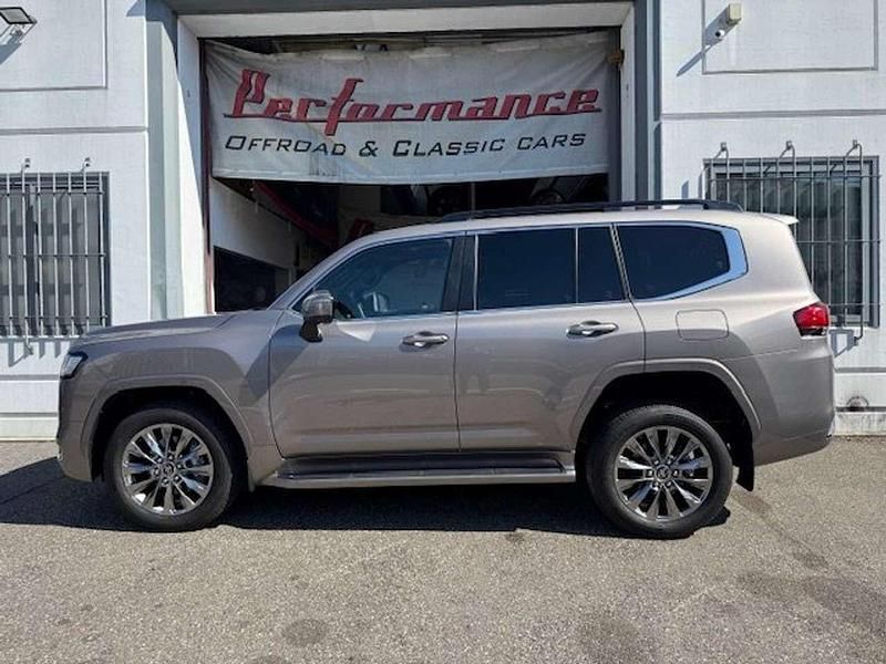 Nuova Toyota Land Cruiser Premium 306 CV (225 kW) 2025 Argento SUV