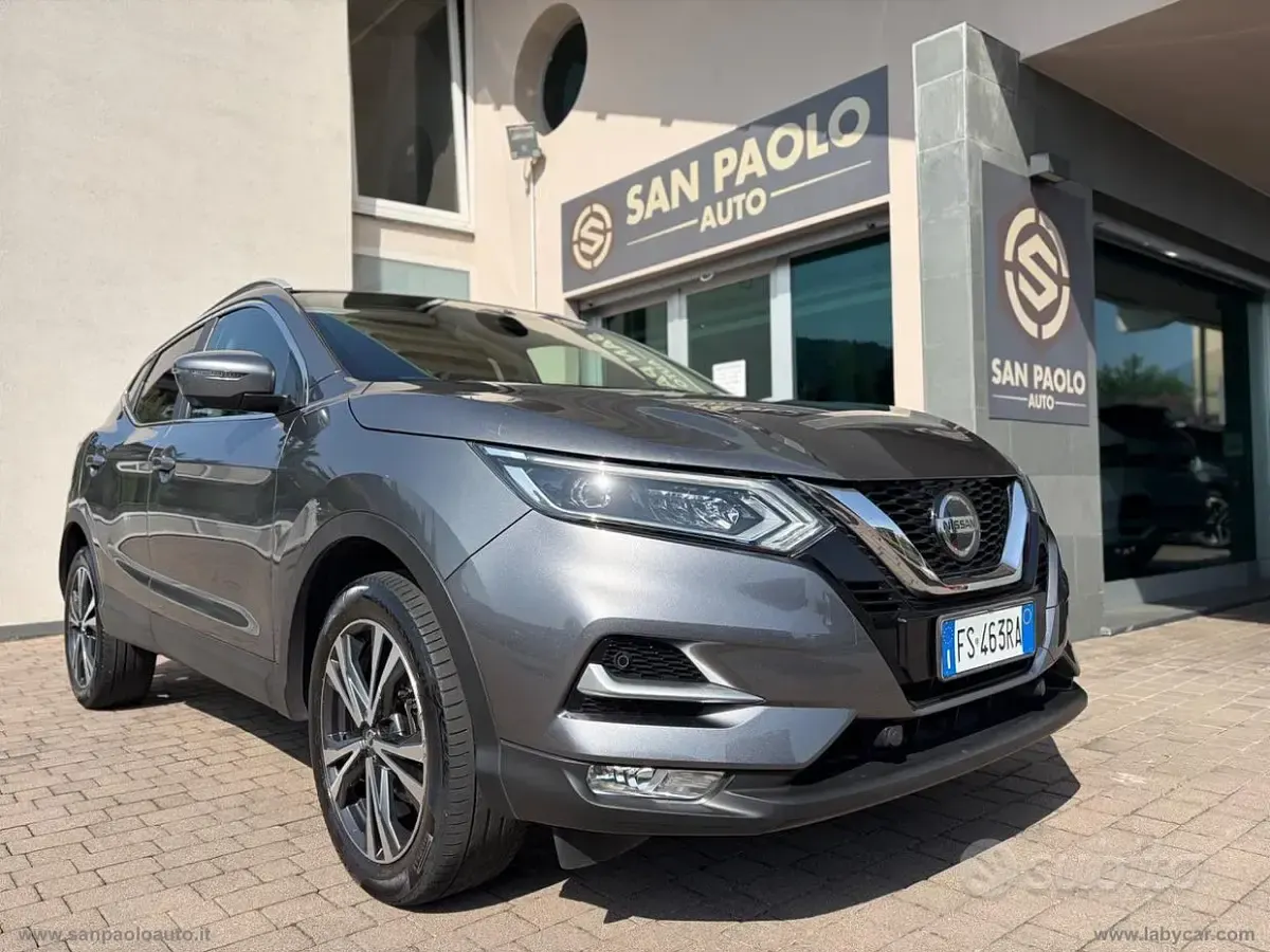Usata Nissan Qashqai N-Connecta 110 CV (80 kW) 2018 Grigio SUV