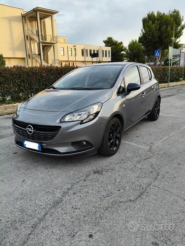 Usata Opel Corsa 90 CV (66 kW) 2017 Grigio Utilitaria