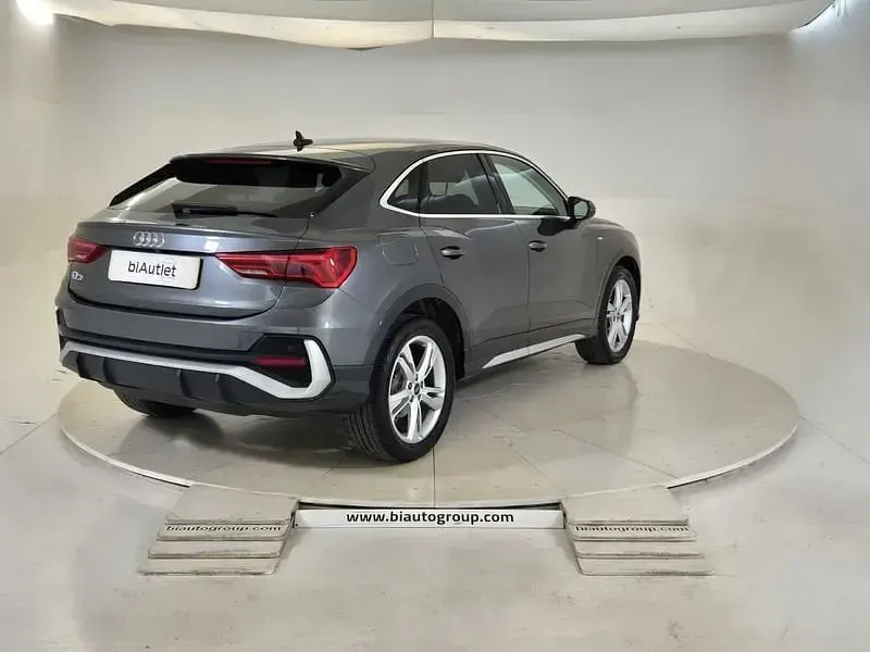 Usata Audi Q3 Sportback S-Line 150 CV (110 kW) 2024 Grigio SUV